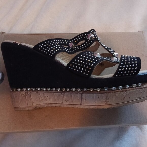 Italina Wedged Sandals Size 7 - Picture 2 of 5